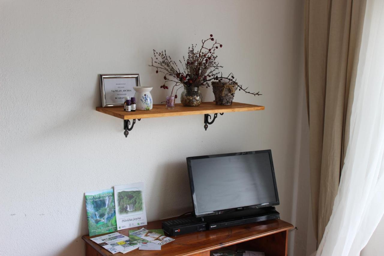 Apartment Ajda Udbina Bagian luar foto